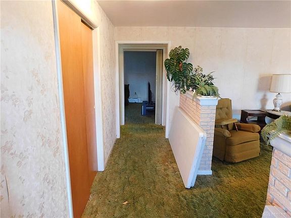 5th image of 6961 Woodlane Dr