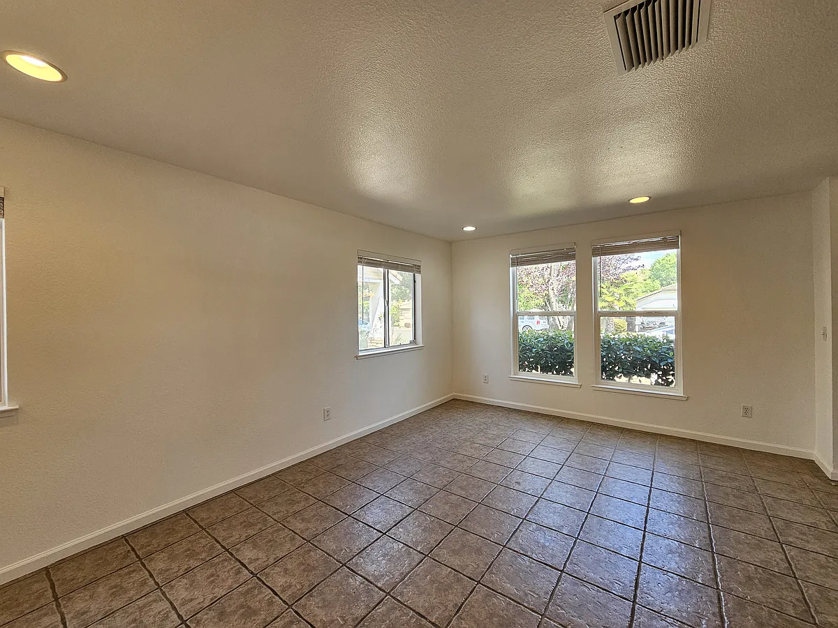 Building Photo - 4048 Monte Verde Dr