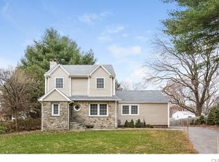 253 W Rocks Rd, Norwalk, CT 06851