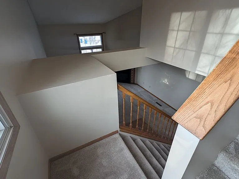 2583 Bedford Ct — Photo 6