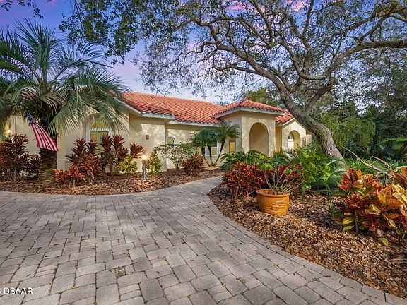 2nd image of 8 Roma Ct