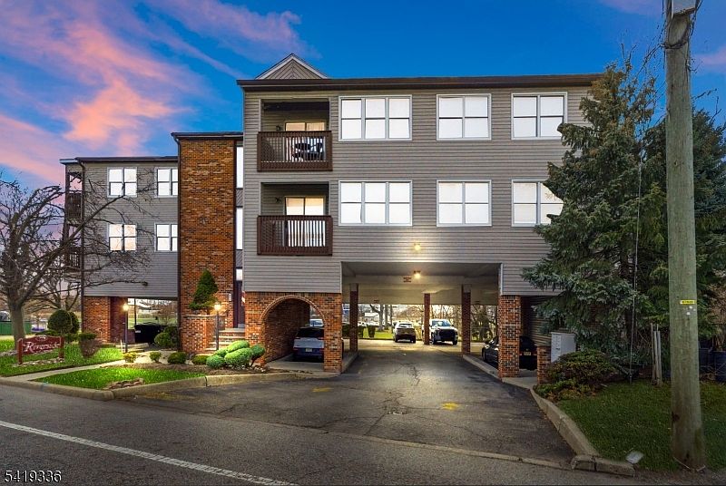 1st image of 779 Riverside Ave