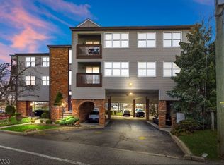 779 Riverside Ave, Lyndhurst, NJ 07071