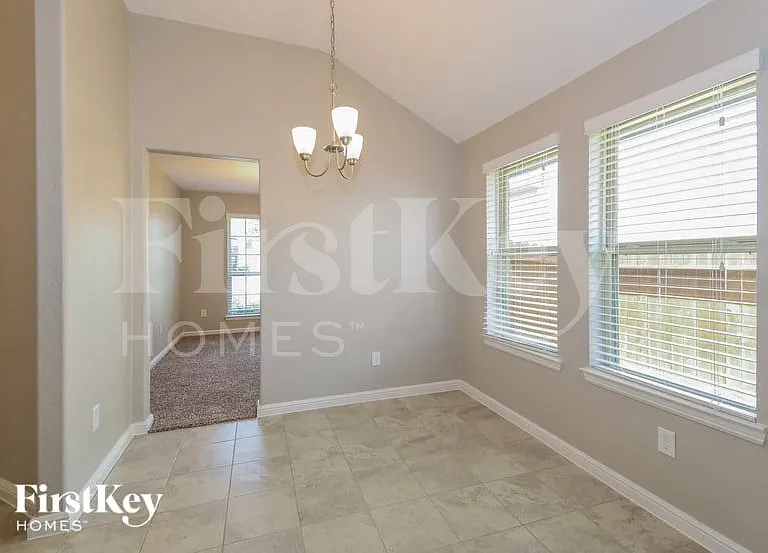 4818 La Piedra Ln — Photo 6