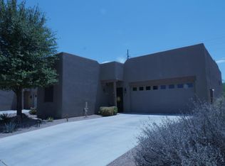1017 W Blue Fox Rd, Green Valley, AZ 85614