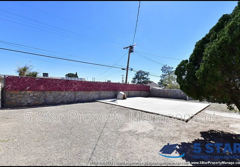 908 Bolivia St — Photo 45