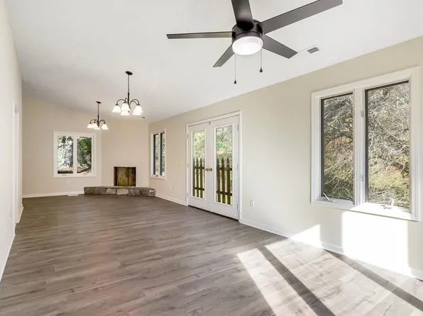 55 Mount Pleasant Dr, Ellijay, GA 30540