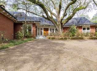 55 Wimbledon Dr W, Mobile, AL 36608