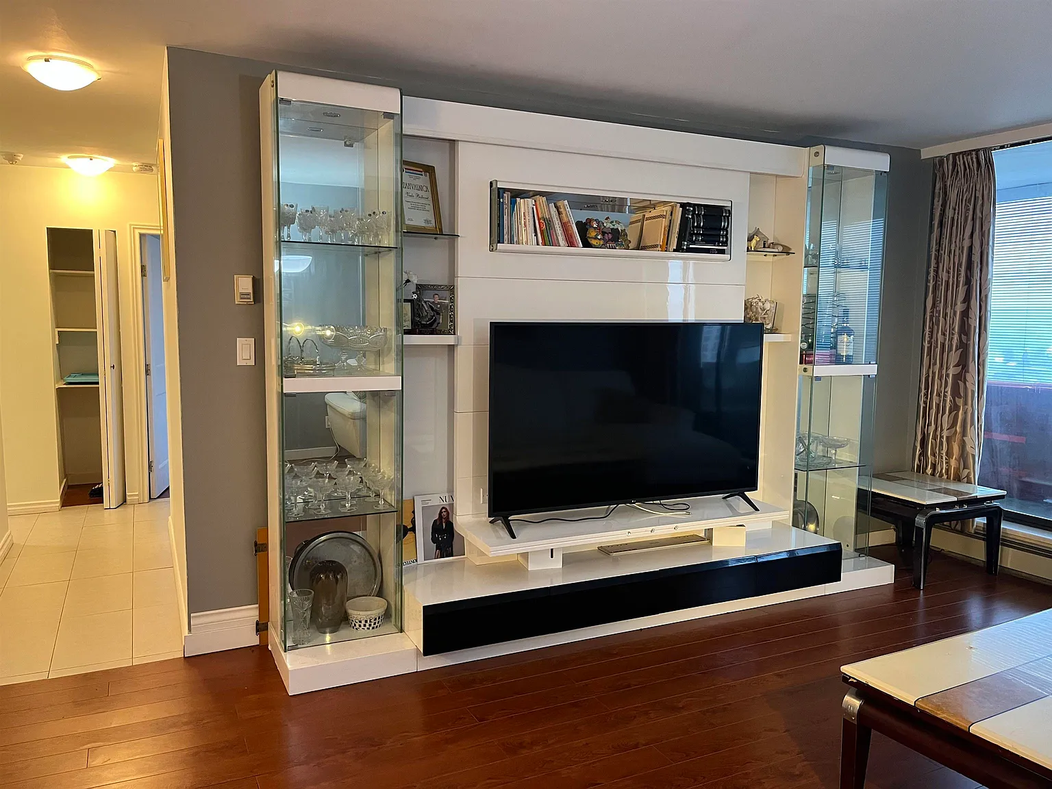 2 bed, 1200 sqft, $2,500 — Photo 3