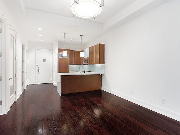 5th image of 2 Water St APT 6H