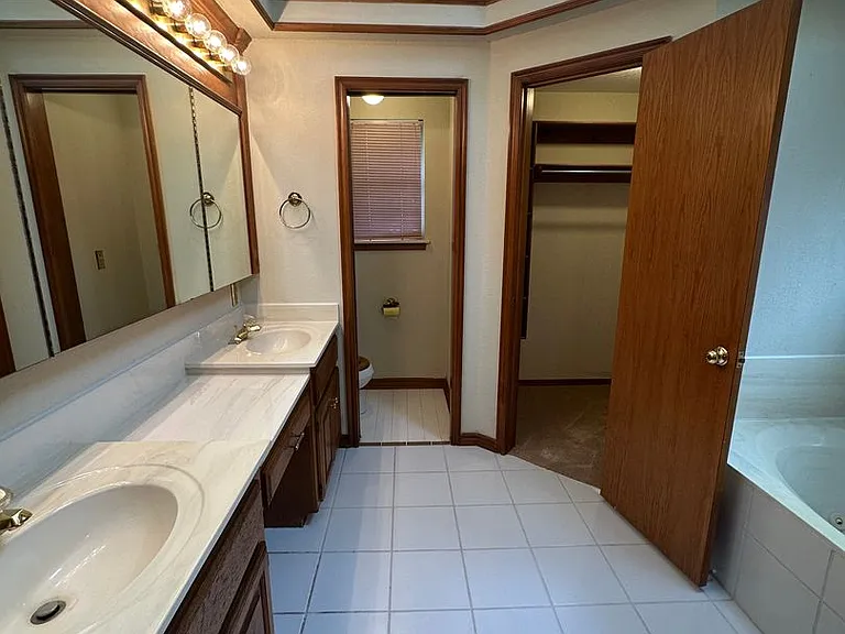 5524 Woodmont Dr — Photo 46