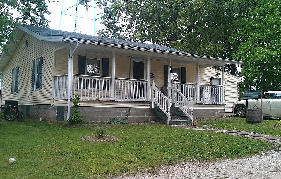 1st image of 208 S Washington St