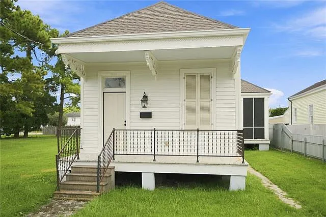 2 bed, 1.0 bath, 1091 sqft, $1,475 — Photo 2
