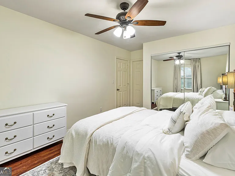 216 Flat Creek Ct — Photo 19
