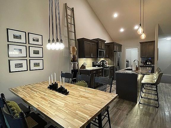 Kitchen/dining