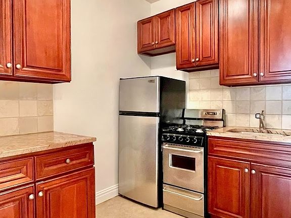 2nd image of 335 W 88th St #3F