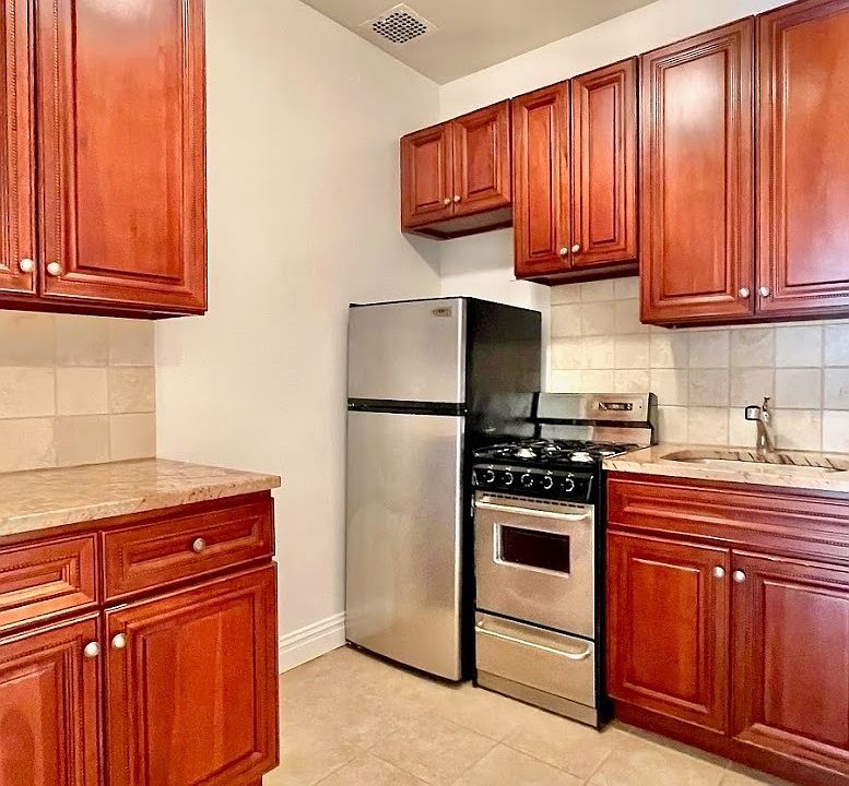 1st image of 335 W 88th St APT 3A