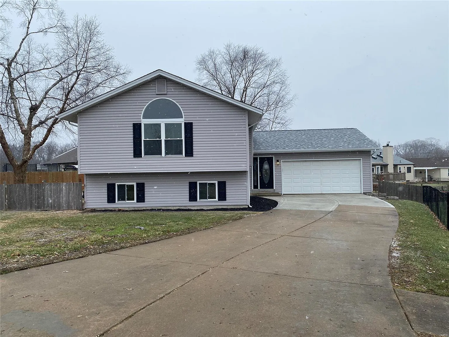 146 E Towerwood Dr photo 1