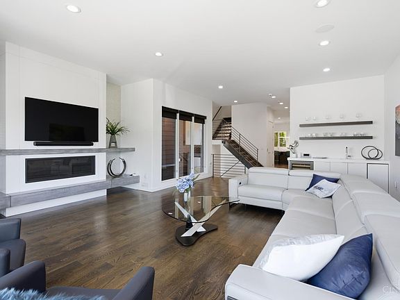 5th image of 404 Baum St
