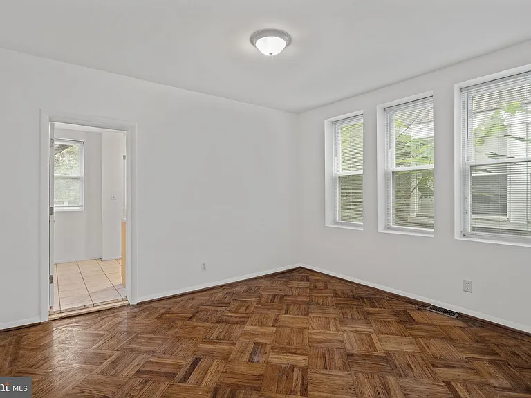 4617 Locust St #1 — Photo 15