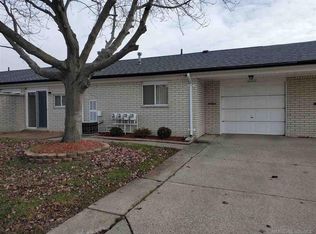 32670 Meadowbrook Ln, Warren, MI 48093