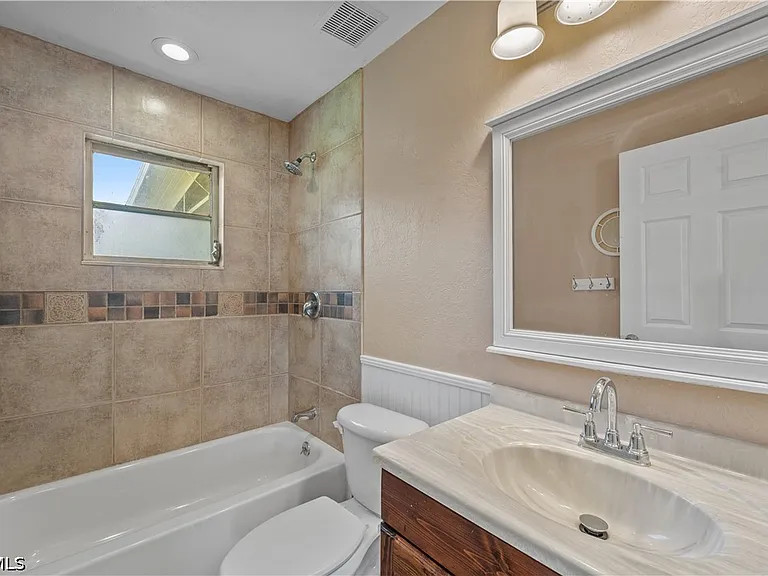 1290 Barrett Rd — Photo 14