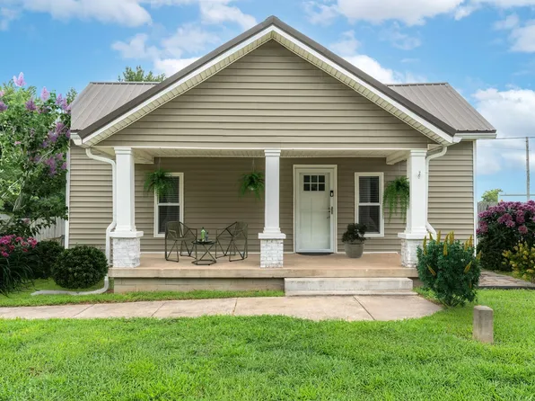 101 Fairfield Rd, Bethpage, TN 37022