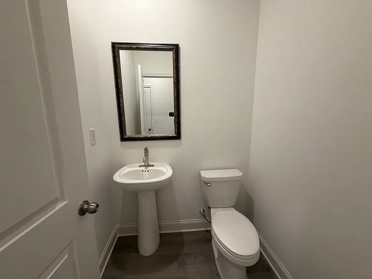 109 Prospect Ave — Photo 35