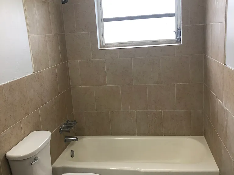 5317 NW 18th Ct — Photo 5