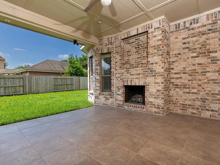 17303 Quiet Shores Dr — Photo 32