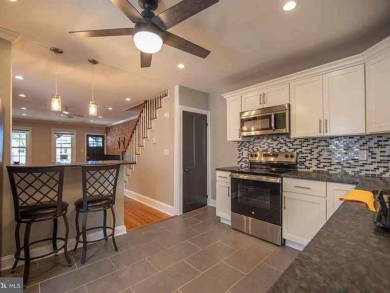 540 S Adams St — Photo 8
