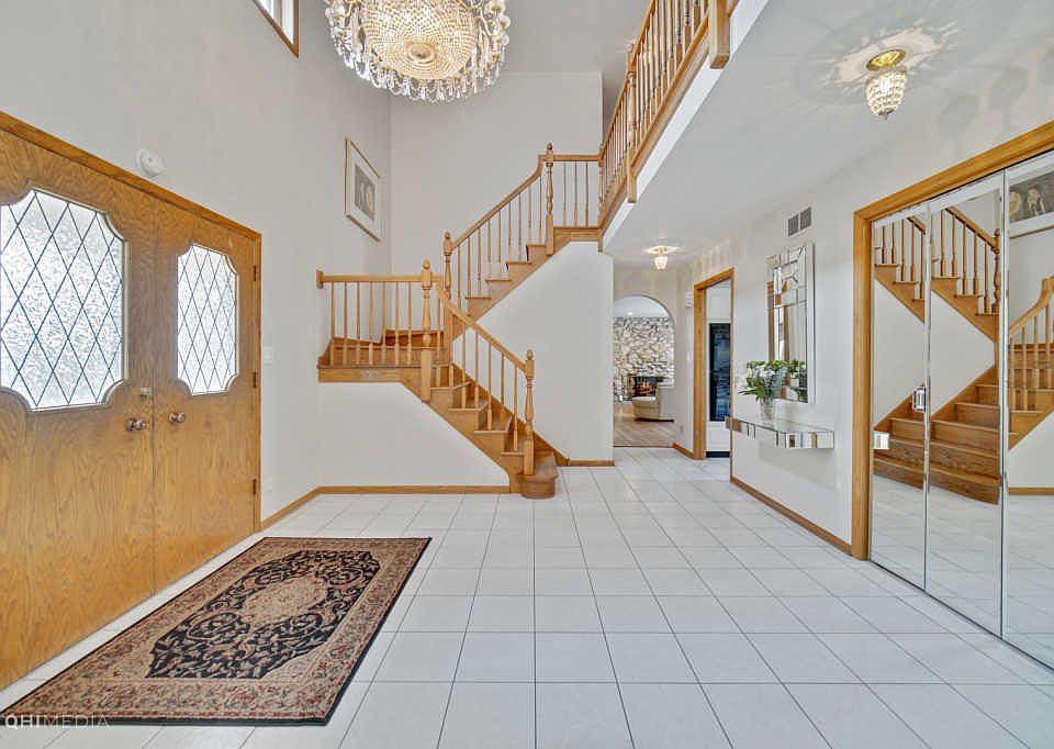6724 Trenton Ln, Darien, IL 60561 | Zillow