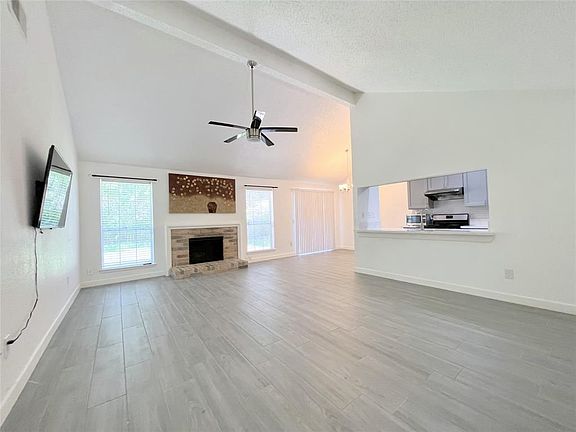 4th image of 3107 E Heatherock Cir