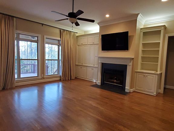 2nd image of 1885 Gaineswood Dr