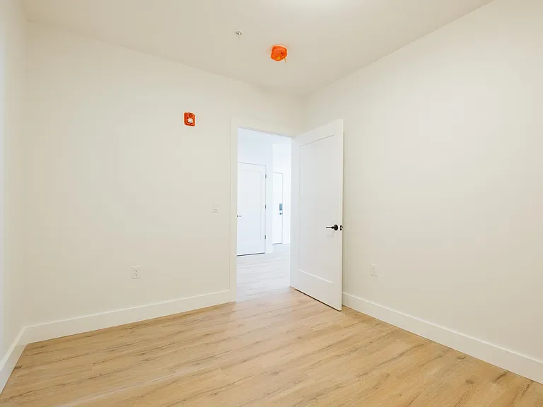 67 Dr Martin L King Blvd #103 — Photo 25