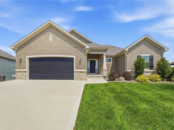 914 Churchill Cir, Raymore, MO 64083