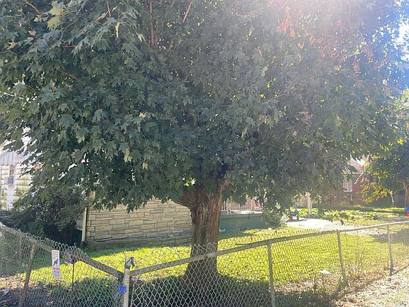 3rd image of 23573 Spruce River Rd