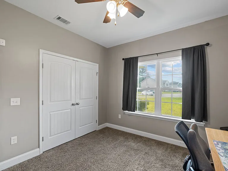 118 Clay St NE — Photo 28