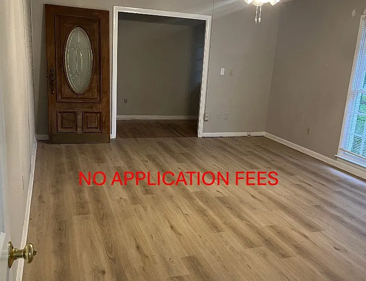 1906 McMillan Ave — Photo 7