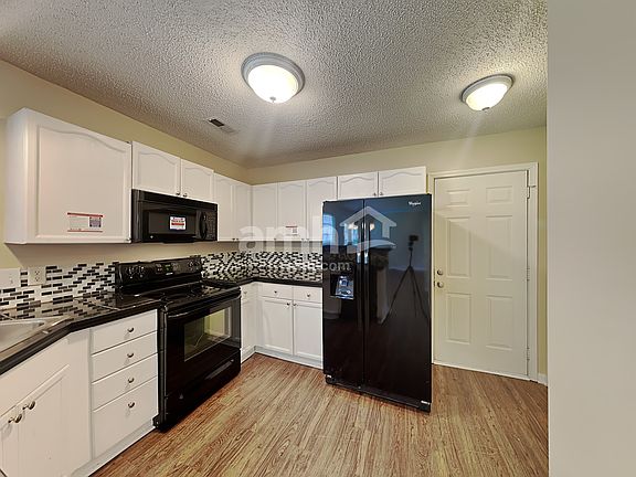 3rd image of 2909 Brooknell Ct NW