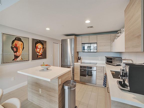 5th image of 16385 Biscayne Blvd Unit 1220