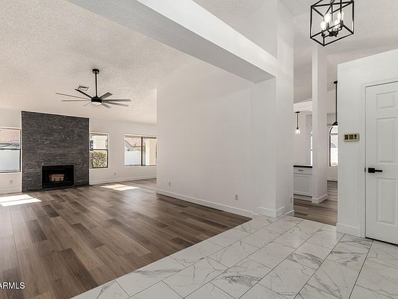 4th image of 901 E STANFORD Avenue