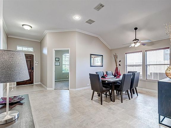 4th image of 1627 Eberhart Star Ct