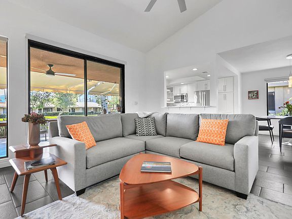 3rd image of 5 La Ronda Dr