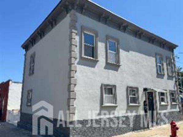 542 Miller St