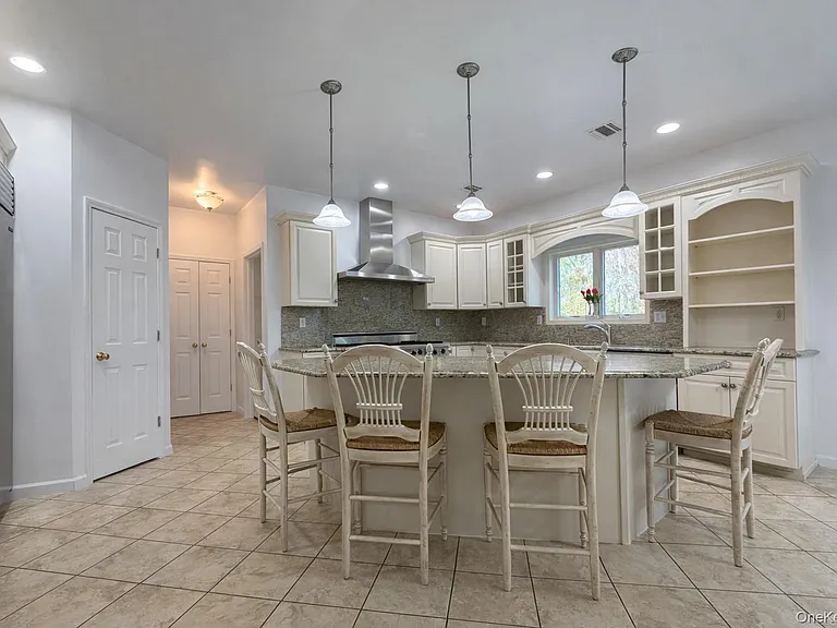12 Fortune Way — Photo 5