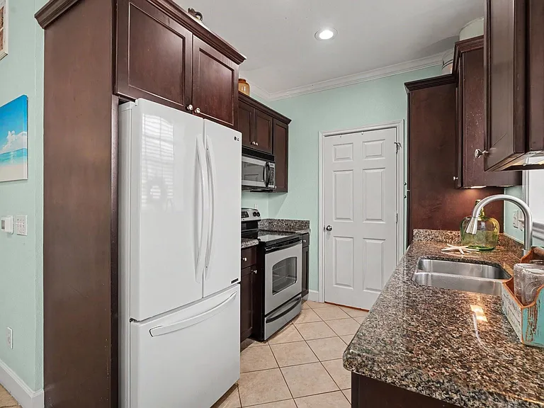 7000 Seawall Blvd #622 — Photo 10