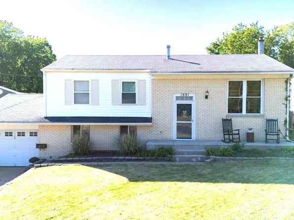 1601 Memorial Dr, Pekin, IL 61554