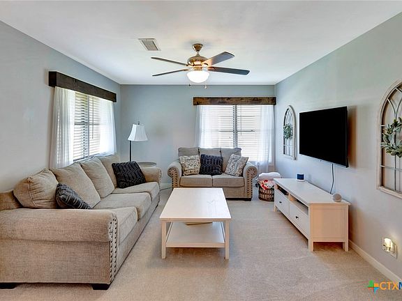 2nd image of 2105 E Mistletoe Ave