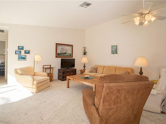 3rd image of 5648 Foxlake Dr